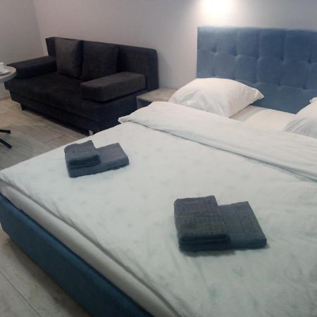 Apartament Yescity! Uzhhorod Ngoại thất bức ảnh