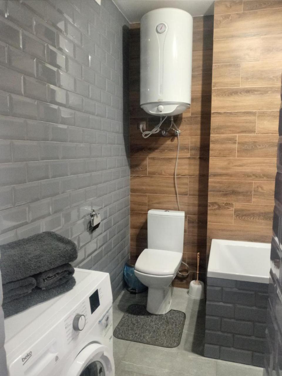 Apartament Yescity! Uzhhorod Ngoại thất bức ảnh