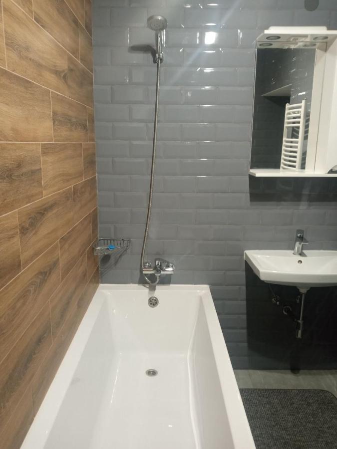 Apartament Yescity! Uzhhorod Ngoại thất bức ảnh